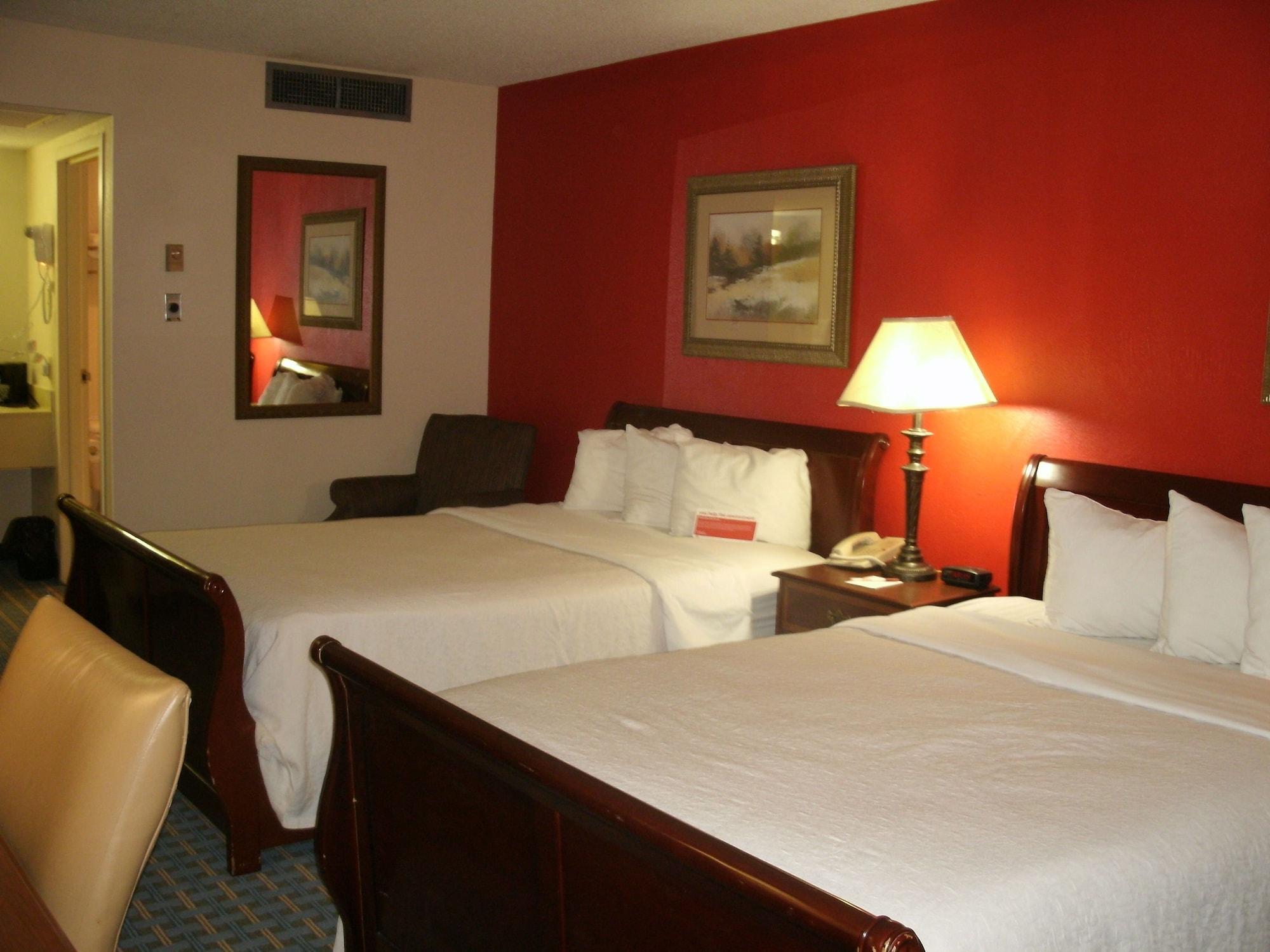 Salina Ambassador Hotel & Conference Center Екстер'єр фото